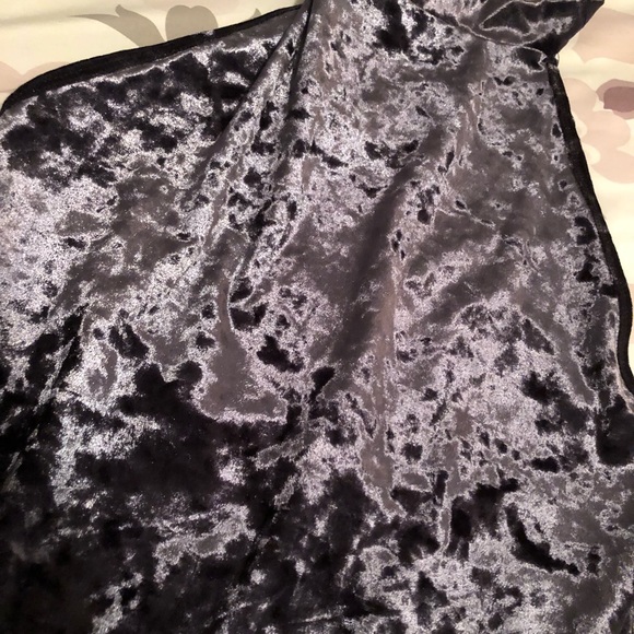 FOREVER 21 blue velvet halter bodysuit - Picture 4 of 4